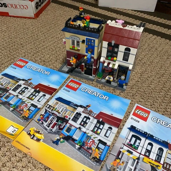 LEGO Creator Cafe & Bike Shop